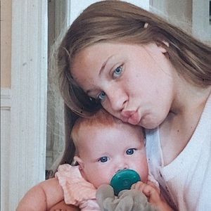 Meet your Posher, Abigail